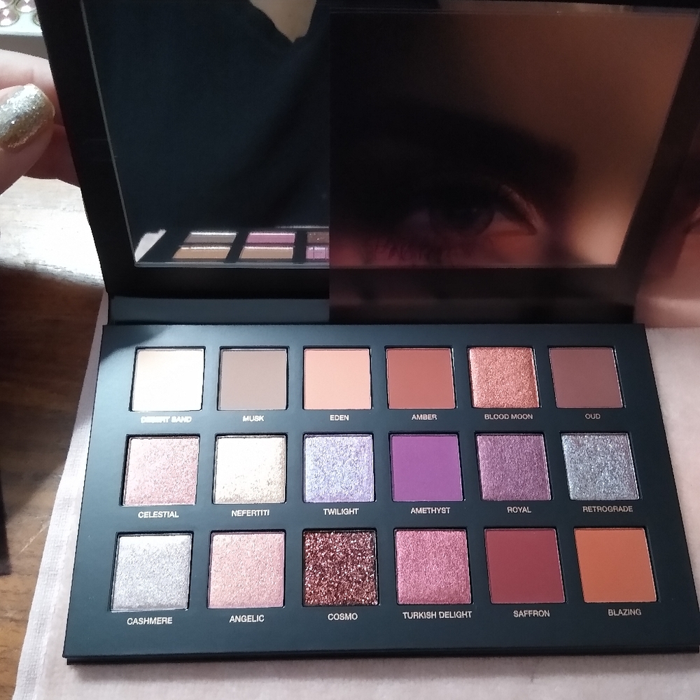 Huda Beauty Desert Dusk Pallette